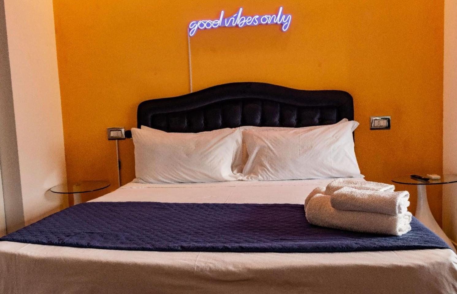 Bed and Breakfast Covo Degli Angioini Napoli Esterno foto