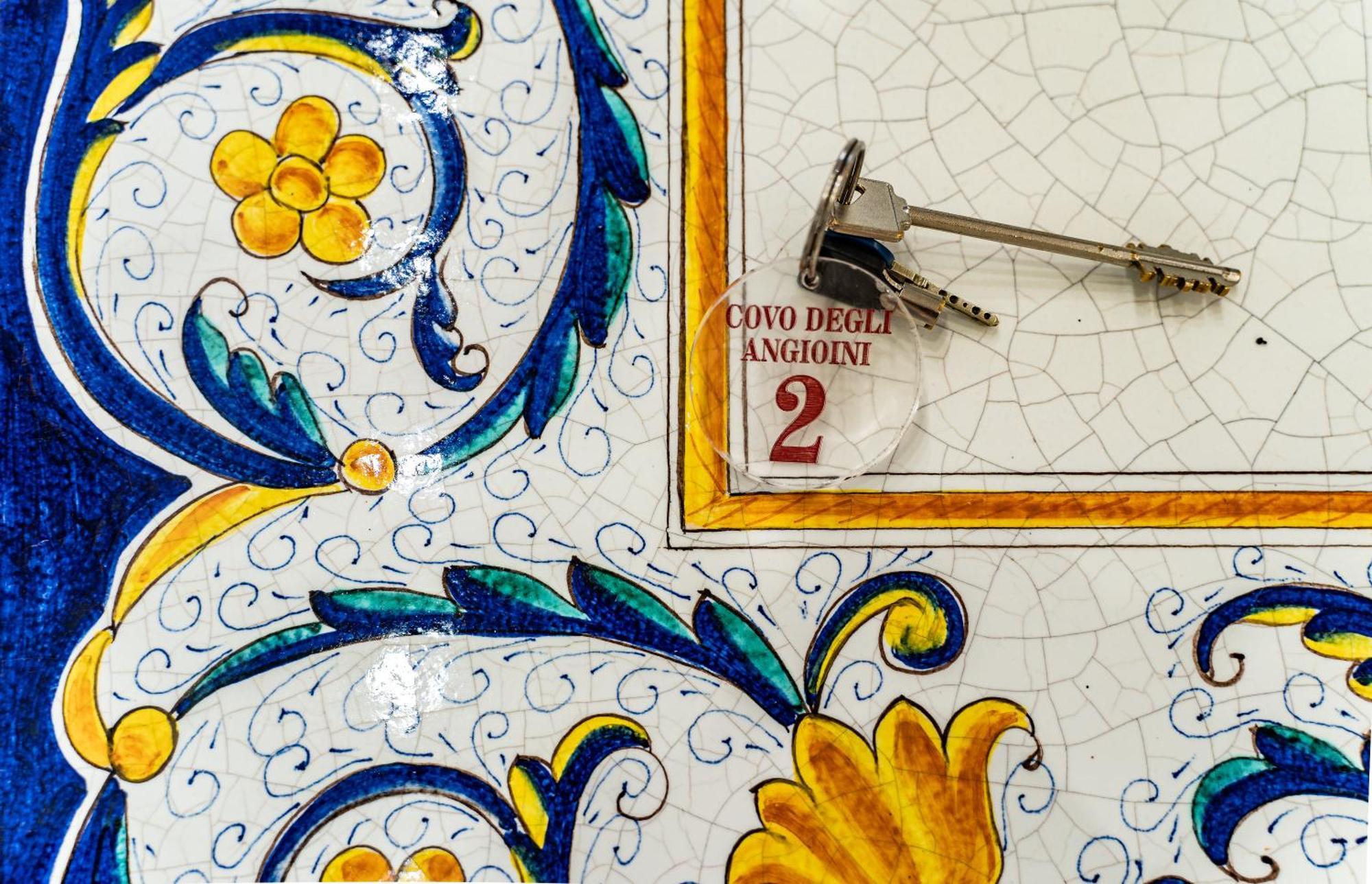 Bed and Breakfast Covo Degli Angioini Napoli Esterno foto