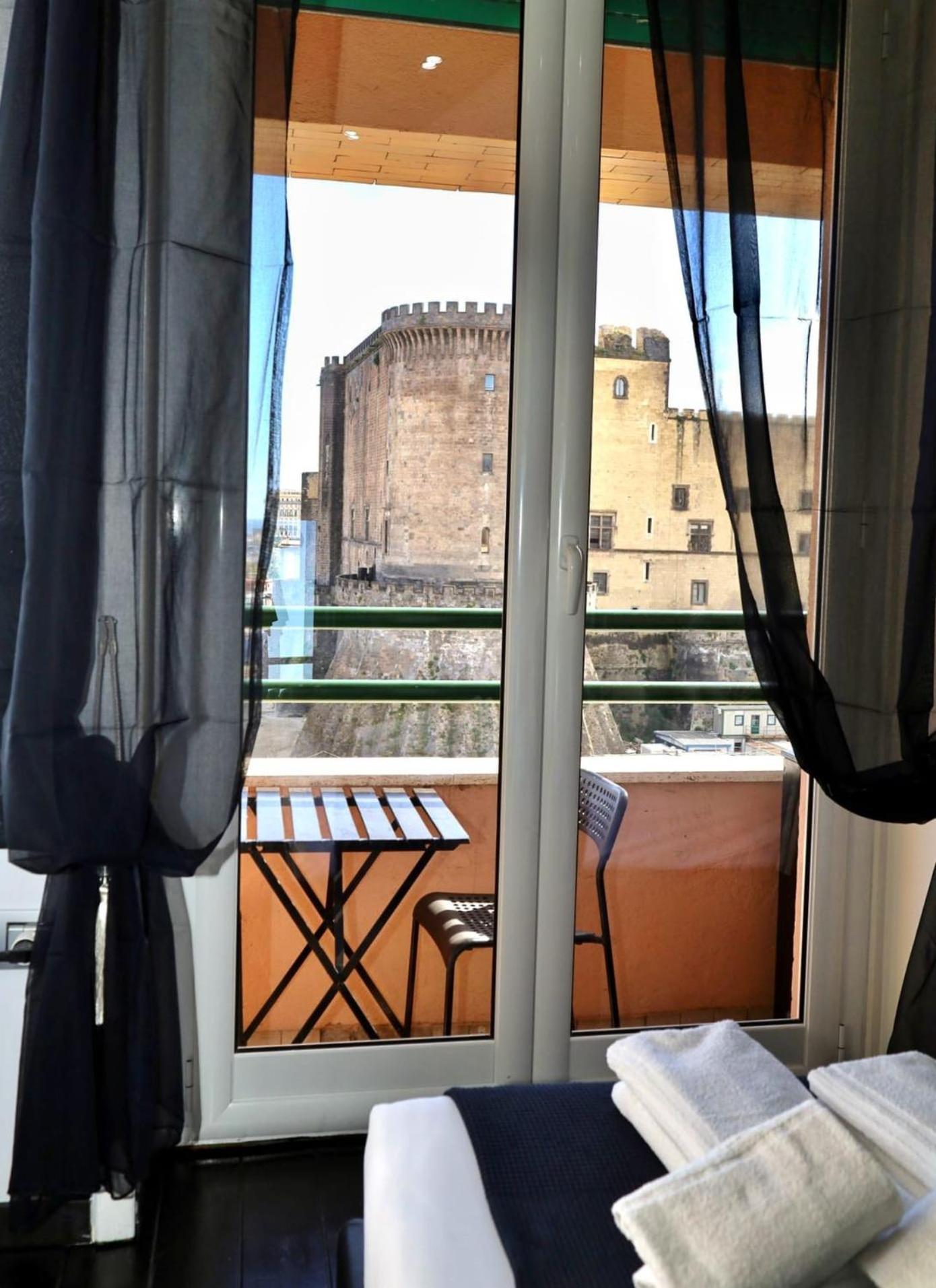 Bed and Breakfast Covo Degli Angioini Napoli Esterno foto