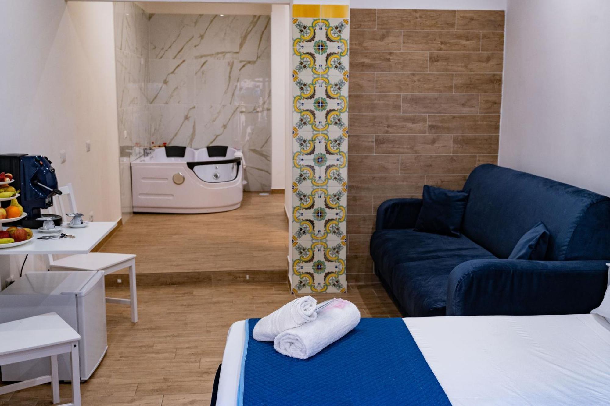 Bed and Breakfast Covo Degli Angioini Napoli Esterno foto