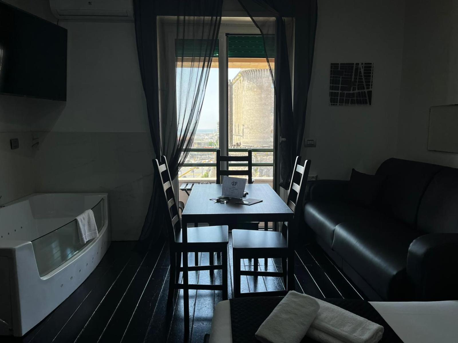 Bed and Breakfast Covo Degli Angioini Napoli Esterno foto