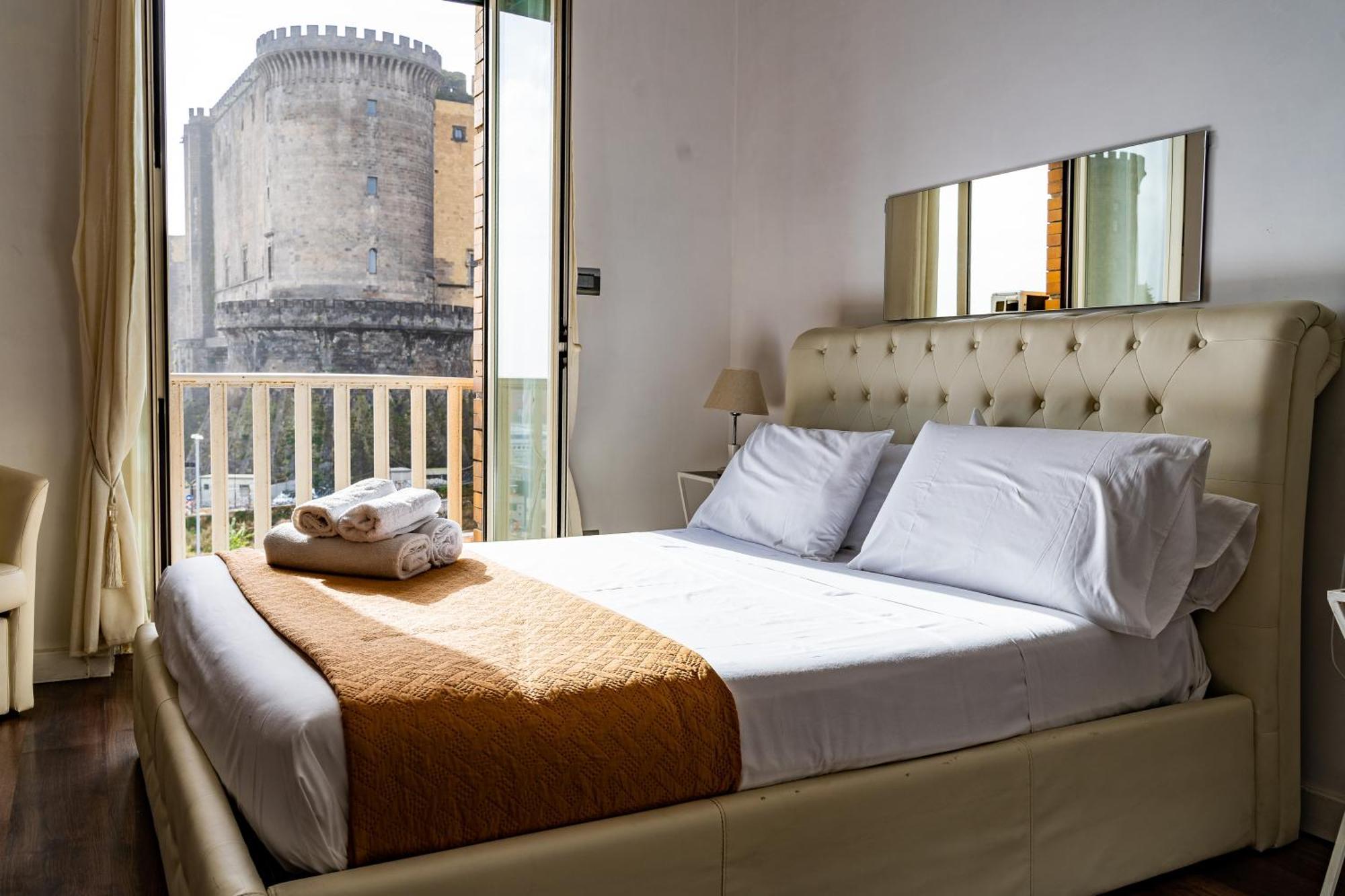 Bed and Breakfast Covo Degli Angioini Napoli Esterno foto